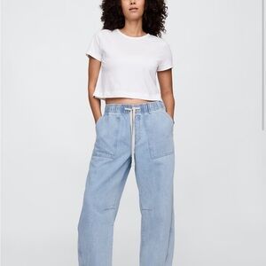GAP Mid Rise SuperSoft Pull-On Barrel Jeans - Medium